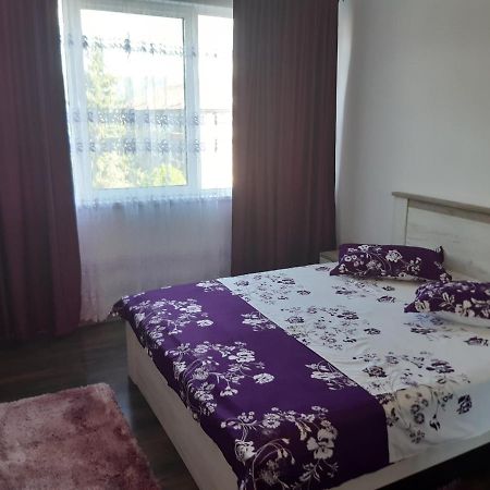 Апартаменты Apartament R&A Оршова Экстерьер фото