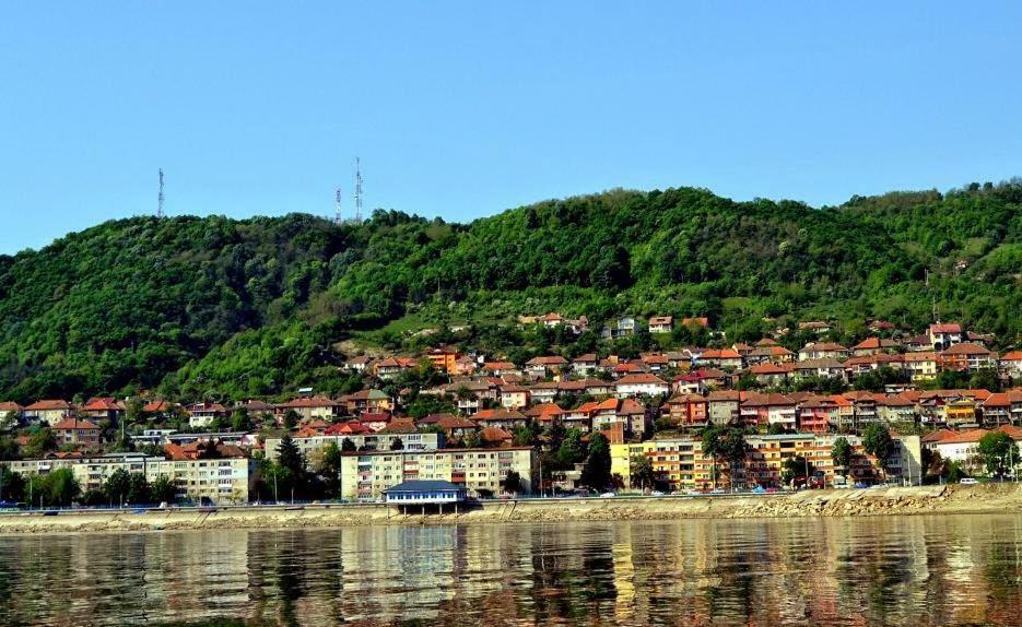 Апартаменты Apartament R&A Оршова Экстерьер фото
